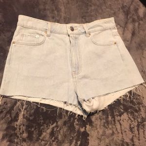 H&M HIGH WAISTED JEAN SHORTS